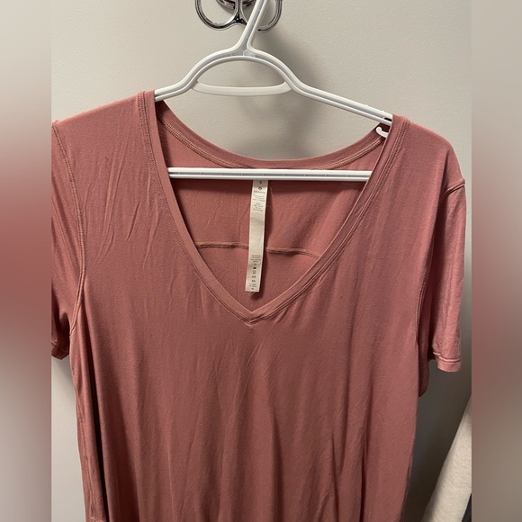 Lululemon to the point tee - Picture 5 of 9